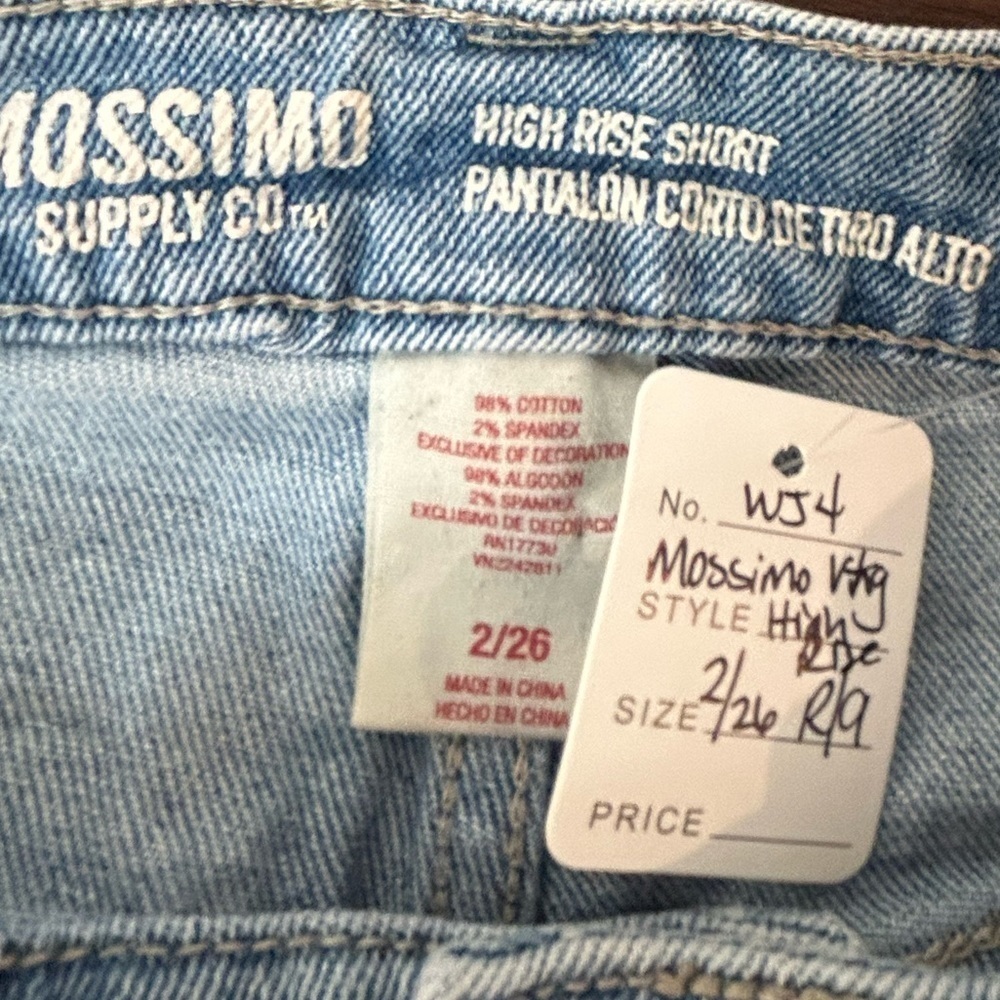 WJ4. Mossimo Vintage High rise Jean shorts with embroidery - Picture 2 of 3
